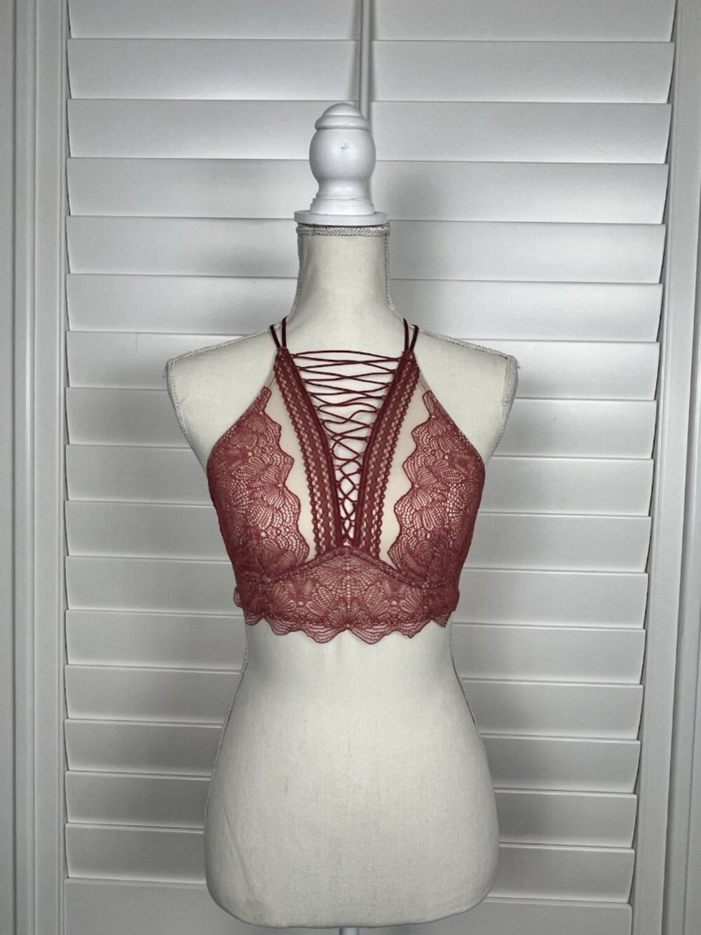 Victoria’s Secret Very Sexy Women’s Size S Burgundy Lace Strappy Bralette
